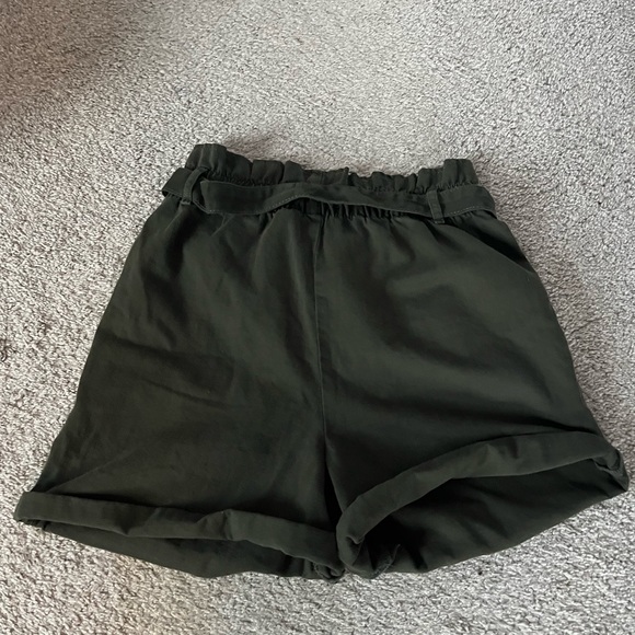 Banana Republic High Waisted Shorts- M - Picture 2 of 3